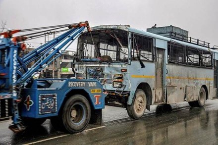 The team visited the site to get a first-hand account of the incident as Union Home Minister Rajnath Singh and Governor Satya Pal Malik are scheduled to arrive here later in the day to pay homage to the slain jawans, officials said.(PTI)