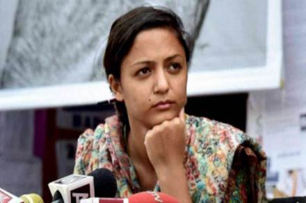 Shehla Rashid booked, Shehla Rashid news, Shehla Rashid pulwama, Shehla Rashid fir, Shehla Rashid kashmir, Shehla Rashid fake news