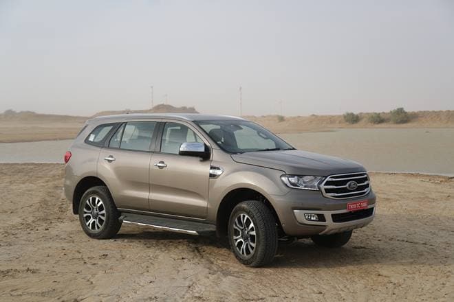 Moving over to the side of the new Endeavour, there aren't many changes but it gets new 18-inch alloy wheels. The number of colour options available is the same, however, Ford has updated the black paint option and the Smoke Grey is no longer available.