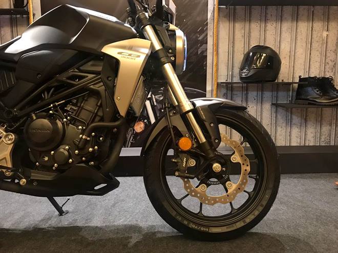 Up front, the Honda CB300R get a 296 mm disc with a four-pot calliper and comes with a dual-channel ABS (anti-lock braking system) as standard. For suspension, it gets upside down forks up front and monoshock at the rear with seven-step preload adjustment.