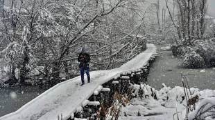 Jammu kashmir, jammu kashmir snowfall, jammu snowfall pics, srinagar snowfall,jammu kashmir valley,jammu national highway