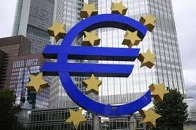 Euro stuck near 21-month low after dovish ECB talk and before US jobs data