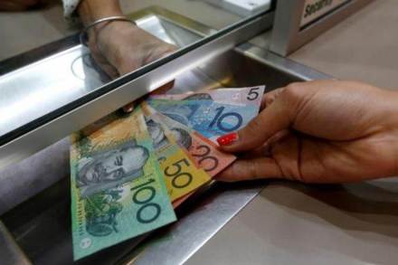 Australia, New Zealand dollars pressured as market wagers on rate cuts Australia, New Zealand dollars pressured as market wagers on rate cuts