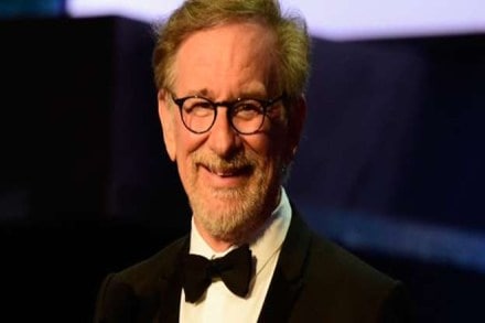 Steven Spielberg is taking on Netflix Inc. (Reuters)