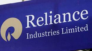 RIL crosses $125 bn in mcap