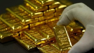 Gold gains as US recession fears lift safe-haven appeal