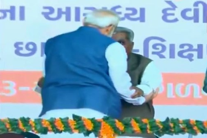 prime minister of india, modi keshubhai patel, narendra modi keshubhai patel, keshubhai patel, keshubhai patel vs modi, bjp gujarat, patel in gujarat, gujarat cm keshubhai patel