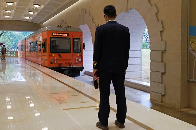 Huawei P30 Pro, Huawei, Huawei P30, Huawei P30 Pro price in india, Huawei P30 Pro price, Huawei phone, 5g technology, Huawei campus, Huawei photos