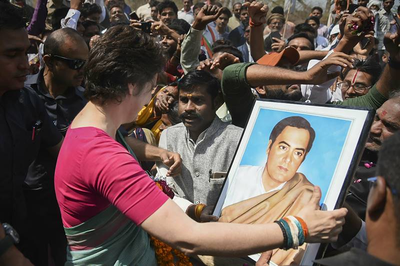 priyanka gandhi, priyanka gandhi news, priyanka gandhi twitter, priyanka gandhi ganga, priyanka gandhi campaign, priyanka gandhi congress, priyanka gandhi constituency, priyanka gandhi contesting elections, priyanka gandhi current news, congress campaign 2019