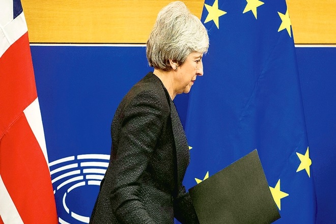 UK Parliament, theresa may, EU, brexit, Article 50 of the Treaty of Lisbon, Brexit options, world GDP