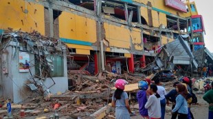 Indonesia tsunami, homeless kids, Indonesia quake tsunami, tsunami damage