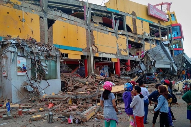 Indonesia tsunami, homeless kids, Indonesia quake tsunami, tsunami damage Indonesia tsunami, homeless kids, Indonesia quake tsunami, tsunami damage