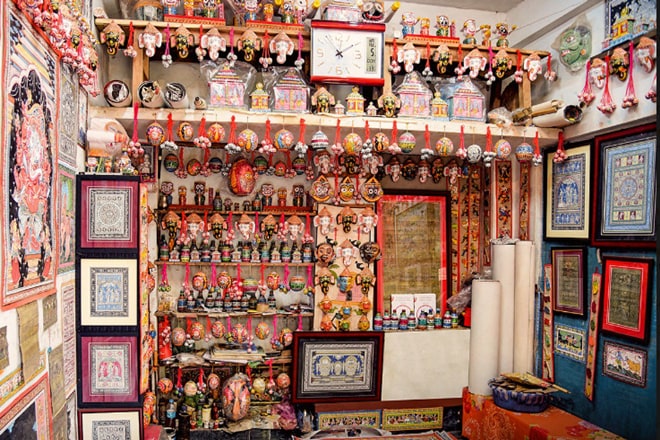 Have a look a the stunning Odisha art and craft destinations to explore in the famous abode of Lord Jagan.
