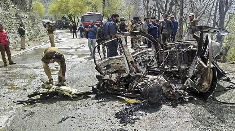 Families of slain CRPF personnel paid over Rs 1-cr ex-gratia Families of slain CRPF personnel paid over Rs 1-cr ex-gratia