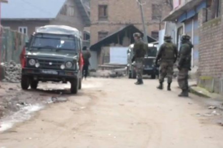 Pulwama Encounter, Pulwama, Jammu and Kashmir, pulwama attack news, pulwama, pulwama news, pulwama attack video Pulwama Encounter, Pulwama, Jammu and Kashmir, pulwama attack news, pulwama, pulwama news, pulwama attack video
