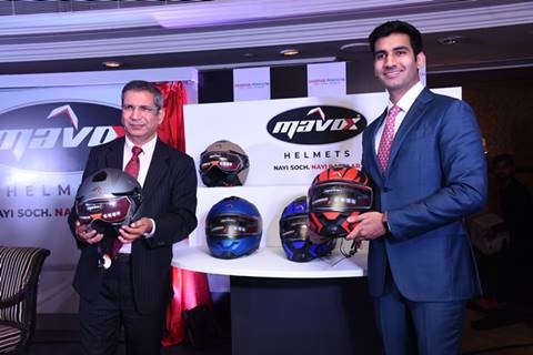 Sandhar Amkin launches MAVOX helmet range in India: Price starts at Rs 1,485