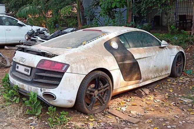 virat Kohli Audi R8 V10