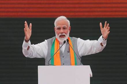Narendra Modi took office on a wave of optimism he would change India's economic fortunes. (Reuters photo) Narendra Modi took office on a wave of optimism he would change India's economic fortunes. (Reuters photo)