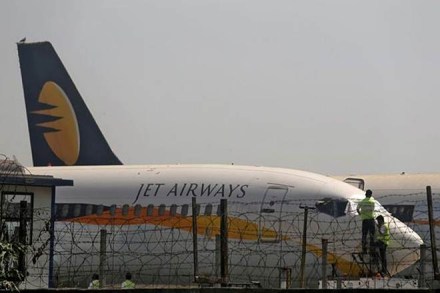 Jet Airways on its final descent? Grounds East, N-E operation; suspends international services for a day