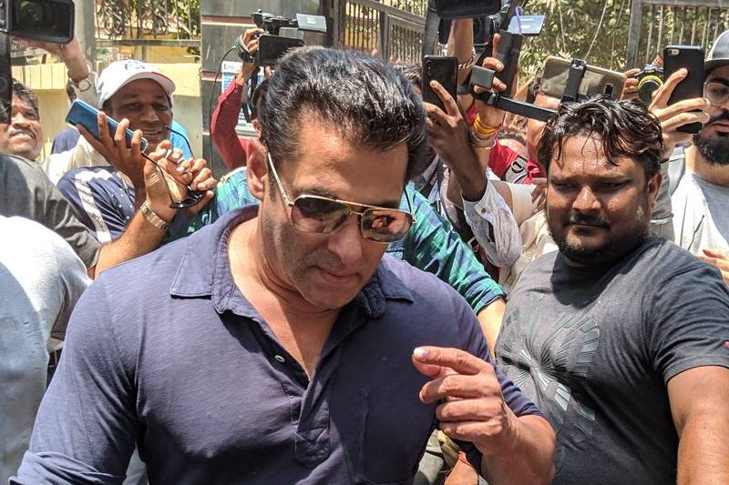 phase 4 voting, lok sabha election 2019 phase 4 polling, phase 4 election 2019 voting in maharashtra, phase 4 election 2019 voting in mumbai, phase 4 election 2019 voting in bengal, bollywood, bollywood news