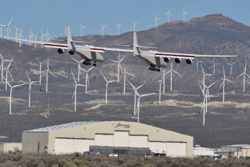 Stratolaunch, Stratolaunch photos, Stratolaunch images, world largest plane makes first flight, world's largest plane, largest aircraft