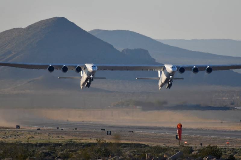 Stratolaunch, Stratolaunch photos, Stratolaunch images, world largest plane makes first flight, world's largest plane, largest aircraft
