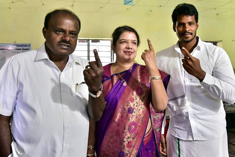 lok sabha election, lok sabha election 2019 phase 2, election 2019 polling live, lok sabha election 2019 voting, phase 2 lok sabha election 2019, phase 2 election 2019 polling live, election 2019