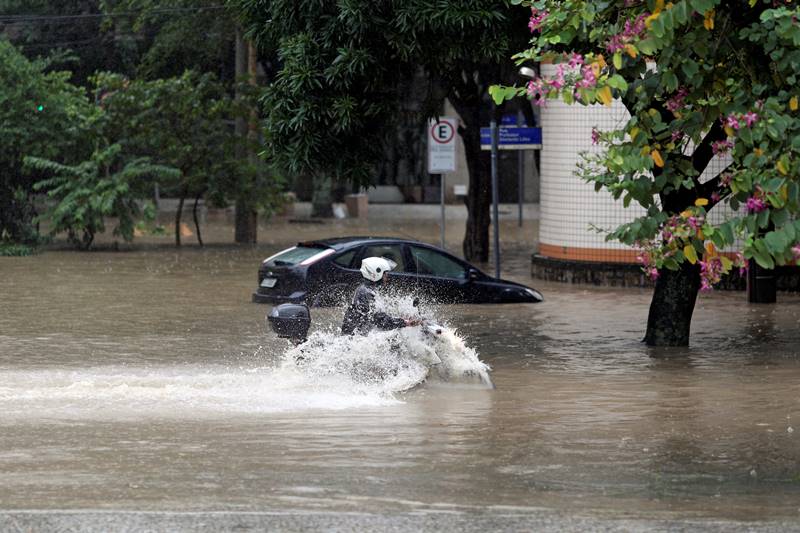 Rio de Janeiro rains, Rio de Janeiro, Rio de Janeiro floods, brazil floods, heavy rain, flash flood, Rio de Janeiro images, Rio de Janeiro pics, Rio de Janeiro news