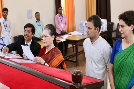 Sonia Gandhi havan, Sonia Gandhi nomination