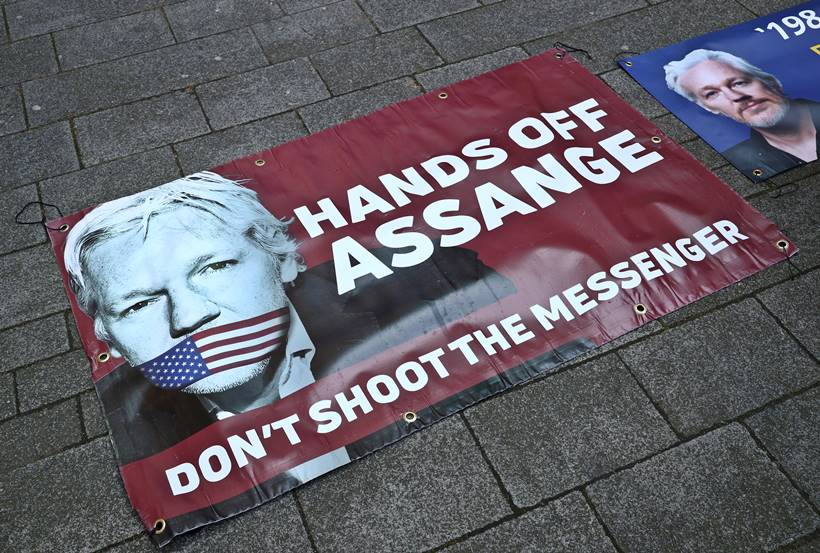 Looking for America: Is Julian Assange heading to the United States?