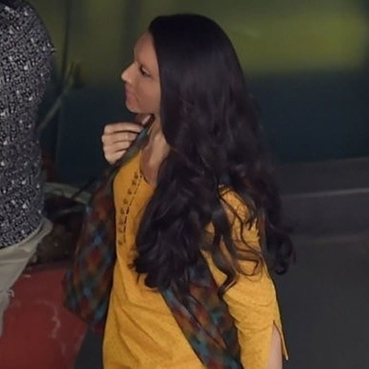 phase 4 voting, lok sabha election 2019 phase 4 polling, phase 4 election 2019 voting in maharashtra, phase 4 election 2019 voting in mumbai, phase 4 election 2019 voting in bengal, bollywood, bollywood news