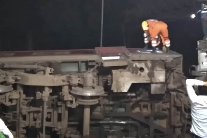 poorva express, ala vs vld dream11 team prediction, train accident, kanpur news, train accident today, poorva express live, poorva express accident, 12303 poorva express 12303, पूर्वा एक्सप्रेस, train accident news, kanpur to delhi train, purva express, poorva express derail, poorva express derailed, train news, kanpur train accident, kanpur to delhi distance, 12303 train, poorva express running status, kanpur to delhi bus, train accident in kanpur, kanpur train hadsa, new delhi to allahabad train, poorva express train no,