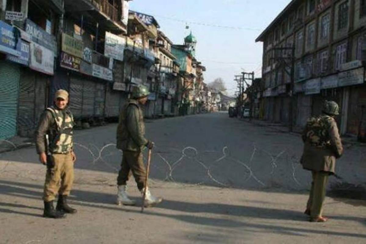 Curfew in Jammu and Kashmir (File photo) Curfew in Jammu and Kashmir (File photo)