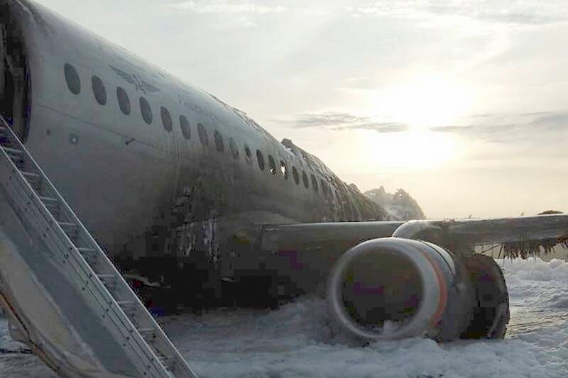 russian plane crash, russian Aeroflot crash, Aeroflot plane crash, Moscow plane fire, Russian passenger plane, russian plane fire, russian plane fire video