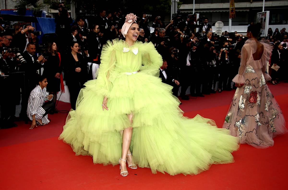cannes 2019 aishwarya, cannes 2019 hina khan, cannes 2019 red carpet, cannes 2019 bollywood, cannes 2019 indian celebrities, cannes 2019 looks, cannes 2019 pictures, cannes 2019 bollywood