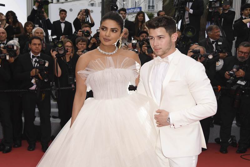 cannes 2019 aishwarya, cannes 2019 hina khan, cannes 2019 red carpet, cannes 2019 bollywood, cannes 2019 indian celebrities, cannes 2019 looks, cannes 2019 pictures, cannes 2019 bollywood