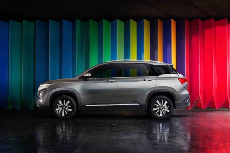 MG Hector will get a 1.5-litre turbocharged petrol engine that makes 142 bhp and 250 No of torque, and a 2.0-litre turbocharged Diesel engine that puts out 169 bhp and 350 Nm of torque. It gets a DCT transmission.
