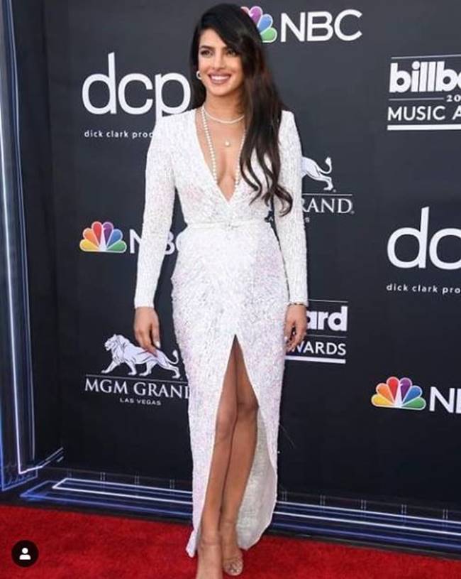 Priyanka Chopra, Nick Jonas, billboard music awards, Priyanka nick billboard music awards, Sophie Turner, Sophie Turner Joe Jonas, Sophie Turner Priyanka Chopra, Priyanka nick photos, billboard music awards 2019, the Jonas brothers, billboard music awards photos
