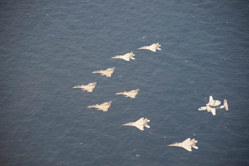 Both Indian and French Carrier Task Forces executed close range manoeuvres in the presence of senior officers and diplomats from both countries. (Picture Credit: Indian Navy)