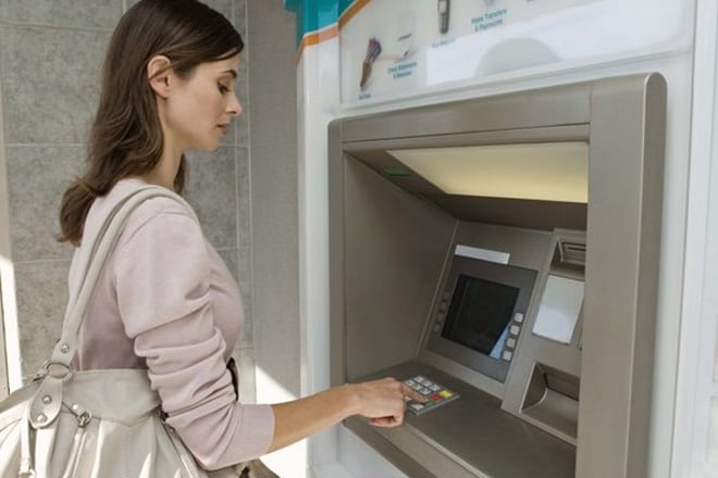 banking frauds tips to protect yourself from atm and debit card frauds, ATM, at withdrawal, money not coming out of atm machine, no money in atm, news, latest news, sbi atm money withdrawal, todays news,