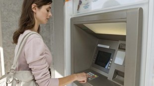 banking frauds tips to protect yourself from atm and debit card frauds, ATM, at withdrawal, money not coming out of atm machine, no money in atm, news, latest news, sbi atm money withdrawal, todays news,