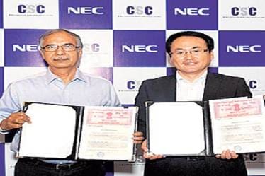 Dinesh Kumar Tyagi, CEO, CSC 
e-Governance Services India (left) with Takayuki Inaba, Managing Director, NEC Technologies India