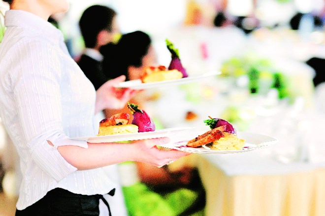 For a small packing charge I save myself the fuel cost, the obnoxiously high mall parking fees, the traffic snarls and the convenience of not having to change my clothes — this is truly the (lazy) heaven I was promised then. 