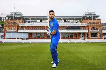 Pictured for the first time at the iconic Lord's, the statue is dressed in the official Indian kit as well as shoes and gloves donated by the sportsman himself. 