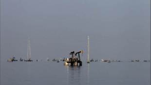 Oil prices, global oil prices, Sino-US trade, US sanctions on oil exporters, Iran, Venezuela,  Iranian oil exports, Middle East, United States