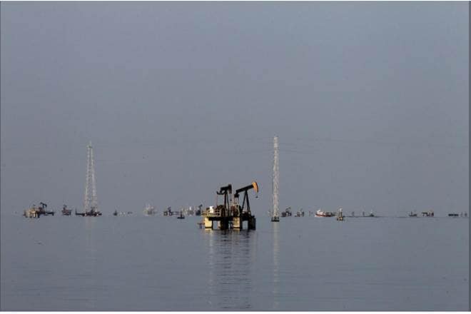 Oil prices, global oil prices, Sino-US trade, US sanctions on oil exporters, Iran, Venezuela,  Iranian oil exports, Middle East, United States