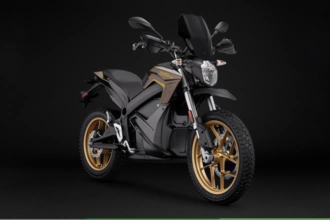 Zero DSR: Zero have a street bike and they also worked on an adveture motorcycle called DSR Black Forest with luggage carriers, 293 km of range as standard, and optional upgrades for better range. Adding a Charge Tank would cost extra. Currently, adventure touring on an electric motorcycle sounds like an impractical and expensive affair but we've got to start somewhere and the direction seems good.