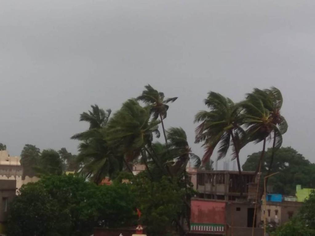 Cyclone Fani, fani update, puri, puri cyclone, cyclone fani, insurance, claim settelment, life insurance, property insurance, car insurance