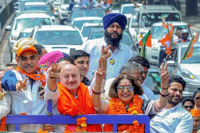 Pawan Kumar Bansal, Congress candidate, Congress Chandigarh candidate, Chandigarh Lok Sabha , former railway minister Pawan Kumar Bansal, Kirron Kher, defame,