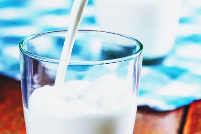 fssai, fssai standards for milk, fssai standards for cow milk, cow milk quality, milk quality testing methods. Delhi, milk products, milk, food safety, factors affecting milk quality, milk quality in India, milk testing and quality control, cow milk